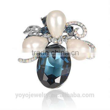 Newest white gold plated crystal and pearl brooch