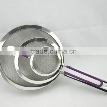 Oil/Water Mesh strainer color silicone handle