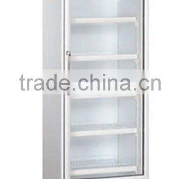 Vertical beverage display refrigerator