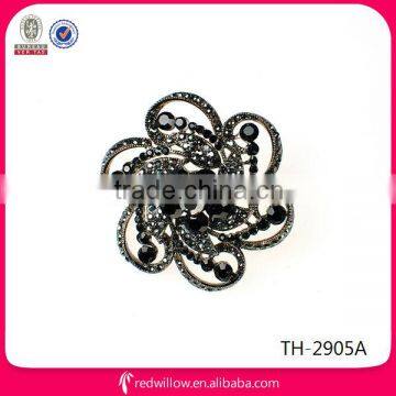 Hot sale black diamante flower metal brooch for ladies