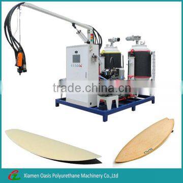 Polyurethane foaming machine for surf board