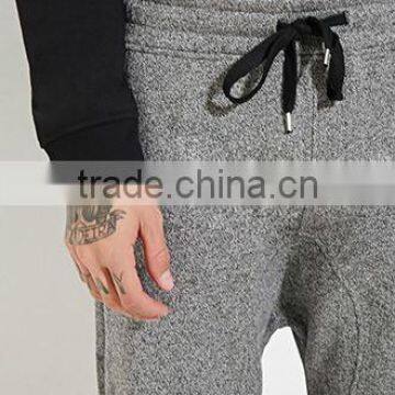 Man Four Minutes of Pants Draw String Waist Shorts photo-2