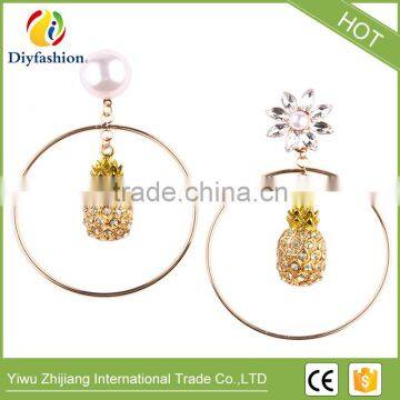 Hot Design Luxury Simulated Pearl Statement Wedding Earrings for Women Round Pendant Pineapple Stud Earrings Jewelry photo-2
