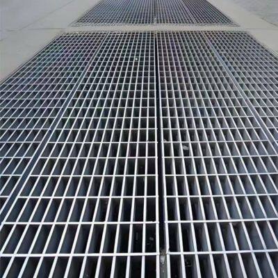 Grelha de Aço Prensado com Superfície Serrilhada de 25mm para Trilhos Anti-derrapantes