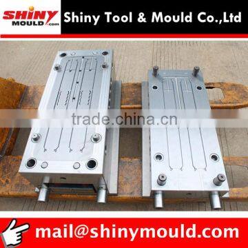 4 Cavity Pail Handle Mould