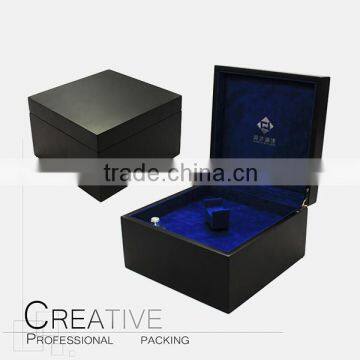 Luxury display wooden perfume box with rotating motor