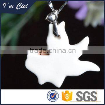 Fancy goldfish shape christmas ceramic necklace