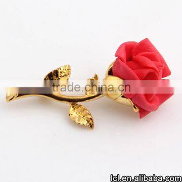 Wholesale custom lapel pins china, low price flower lapel pin