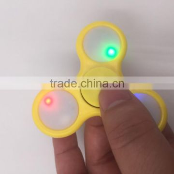 2017 Hot sales !!! fidget spinner with flashing Glow hand spinner to release