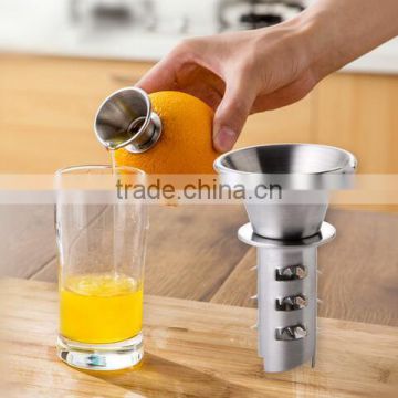 CY179 Stainless Steel Fruit Vegetable Tools Lemon Juicer Manually Squeezers