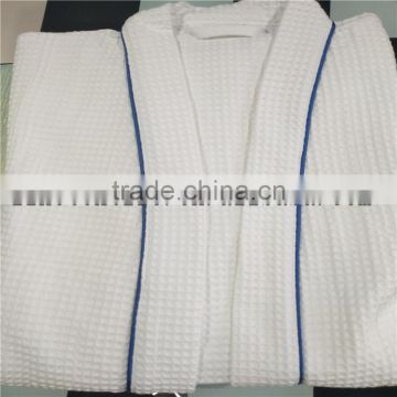 Custom White Color 100% Cotton Waffle Bath Robe With Embroidery Logo