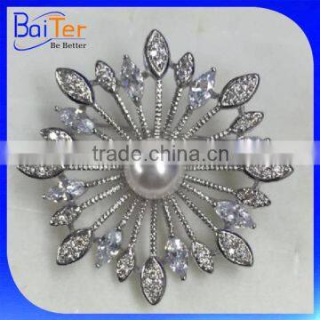 China Made Wholesale Fresh Water Pearl Brooch Fashion Rhinestone Men'S Brooch Pin