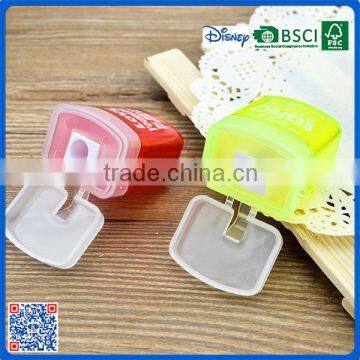 2016 Hot sell school plastic double hole sharpener of hand for growth of children