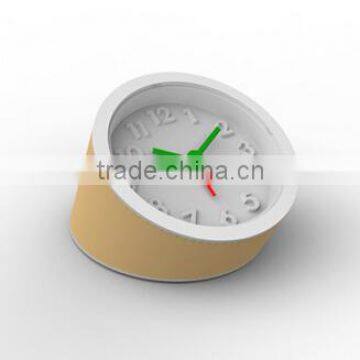 new design promotional mini carton fashion table clock