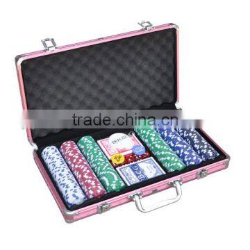 300pcs cheap plastic or clay material poker chip set with color aluminum case