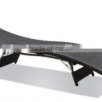 ALL WEATHER OUTDOOR RATTAN FOLDABLE SUN LOUNGER photo-2