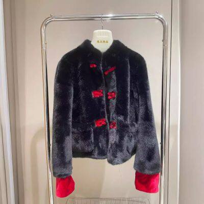 Un nouveau manteau traditionnel chinois de style chinois avec des boutons imitant la fourrure de vison, offrant aux femmes une impression de haute qualité photo-2
