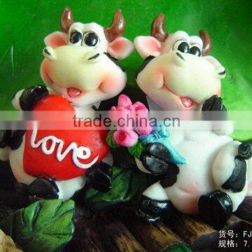 Polyresin cow lover