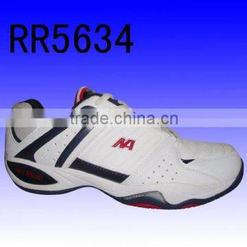 newest style tennis shoe