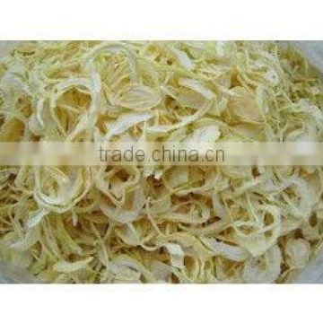 Dried white onion flakes