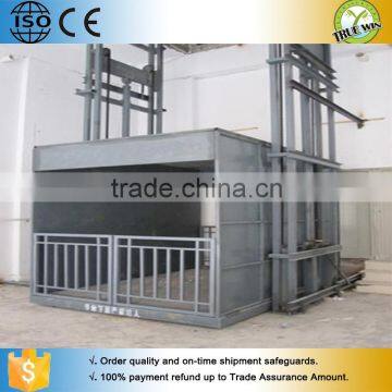 Small elevator dimensions 2500*1500 Guide rail hydraulic lifting platform