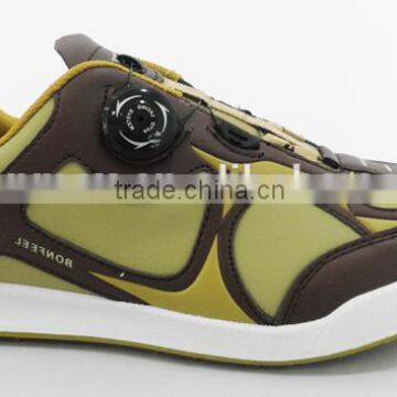 Customized Golf Shoes With Skid Resistance Spike & Auto Fastener Shoe Lace System