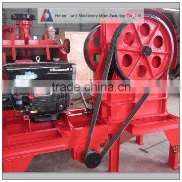 2016 New Style Movable Small Jaw Crusher for Stone Crushing Line photo-4