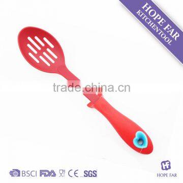 0900016 Novel designed red color nylon slotted scoop with holding feet