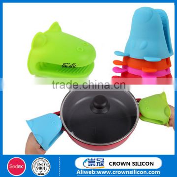 Popular Silicone Heat Resistant Cooking Glove /Crocodile Shape Silicone Glove For Cooking