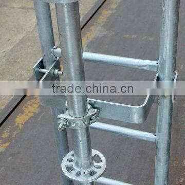 Scaffolding coupler - ladder cramp