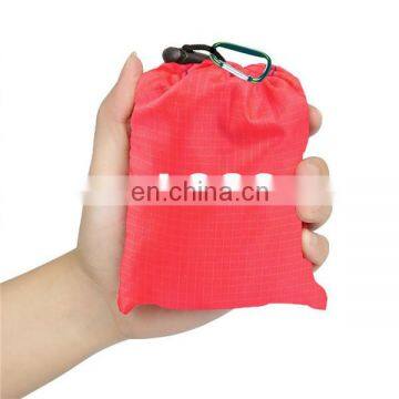 Cheap 210T Parachute Nylon Compact Sandless Beach Mat Blanket With LOGO Waterproof Custom Red Pocket Picnic Blanket