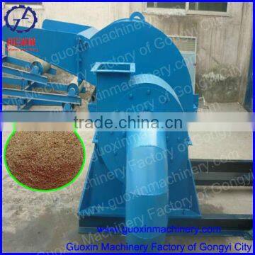 Wood hammer mill for wood chips