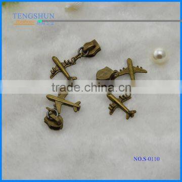 OEm zinc alloy plane shape zipper puller for purse high quanlity metel accessories for handbag wholesale