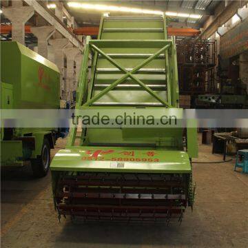 Hay / Silage Loading Machine in Cow Farms