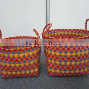 Beautiful and elegant handmade pp woven plastic basket with handle/cheapest Vietnamese plastic bag manufacturer