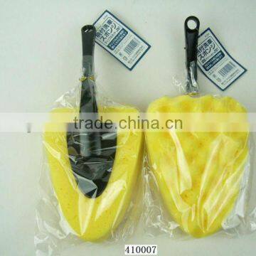 Car wash sponge brush with plastic handle