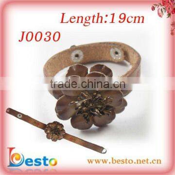 J0030 Elegant solid brown cheap leather bracelets with flower