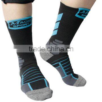 High Quality Custom Logo Men Basketball Socks photo-2
