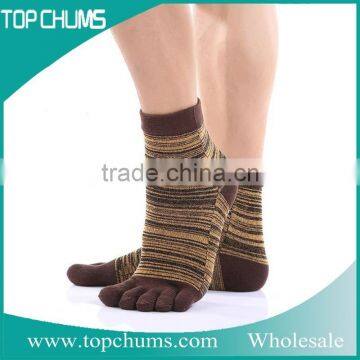 Custom cheap wholesale man cotton toe sock