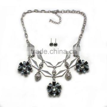 2015 Fashion New Jewelry Acrylic Beads And Rhinestone Rondelle Charms Casting Necklace And Earring Set