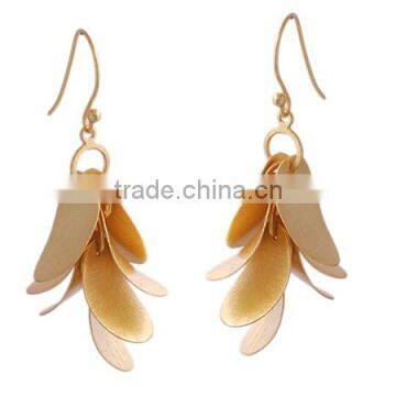 Leaf gold earring