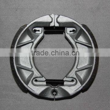 SCL-2013070884 Brake shoe for yamaha BWS125 motorcycle                        
                                                Quality Choice