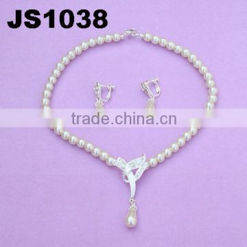 artificial pearl drop earrings and necklace set