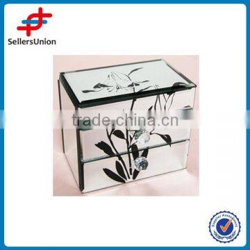 black and white color jewelry box