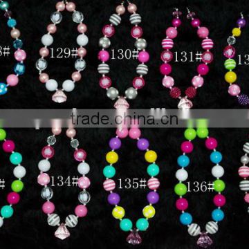 New bulk bubblegum beads chunky necklace for little girls,jewelry bubblegum necklace,cartoon pendant kids chunky necklace