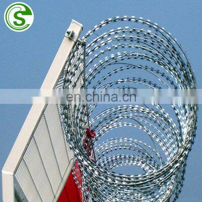 500mm diameter galvanized razor barbed wire BTO-22 Concertina Razor wire coil in stock