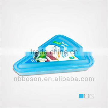 triangular blue plastic pizza box