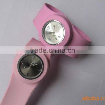 2014 Popular Colorful Quartz Silicone Rubber Wristband Watch photo-2