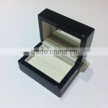 Double Ring Classic Wooden Jewelry Box photo-2