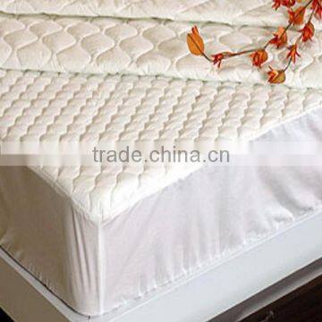 Fitted mattress protector for hotel usage